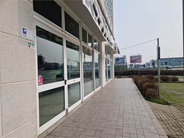 Immobile commerciale in locazione a Cella (RE)