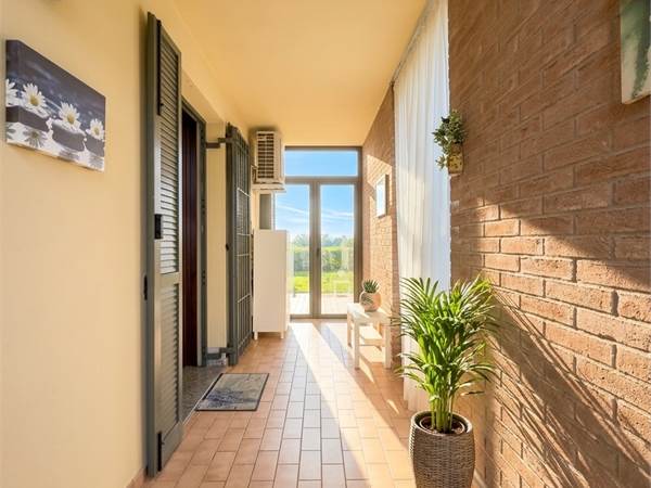 Trilocale  in Vendita con Giardino Privato e Ingresso Indipendente Canali